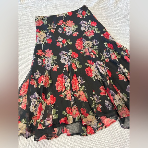Lauren Ralph Lauren Flowy Floral Skirt | 90s Skirt - Picture 2 of 5